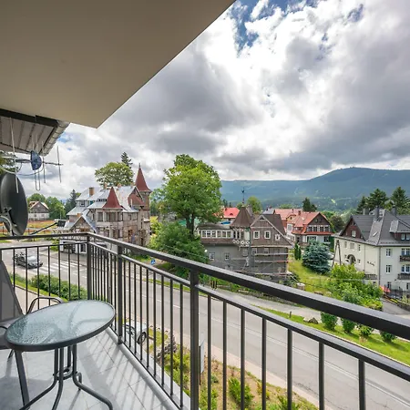 Rentplanet- Poezja - Dworcowa